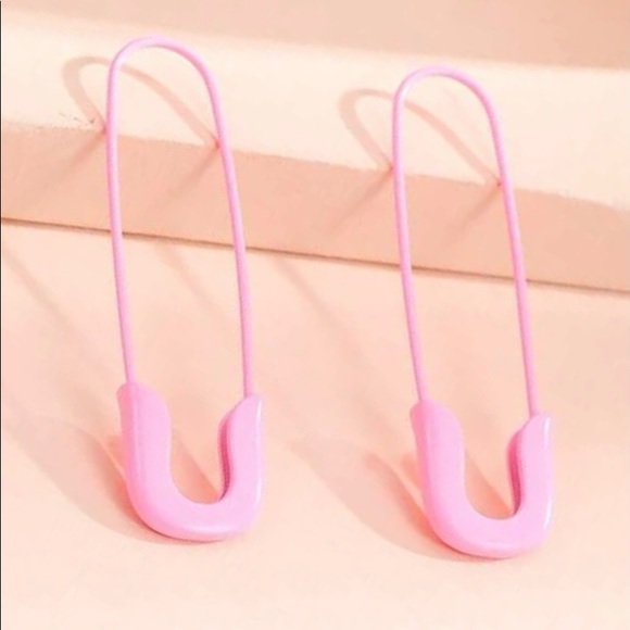 Pastel Safety Pin~ Pink Diaper Pin Fastener Punk Kawaii Goth Rocker Loop Earring - Picture 1 of 12